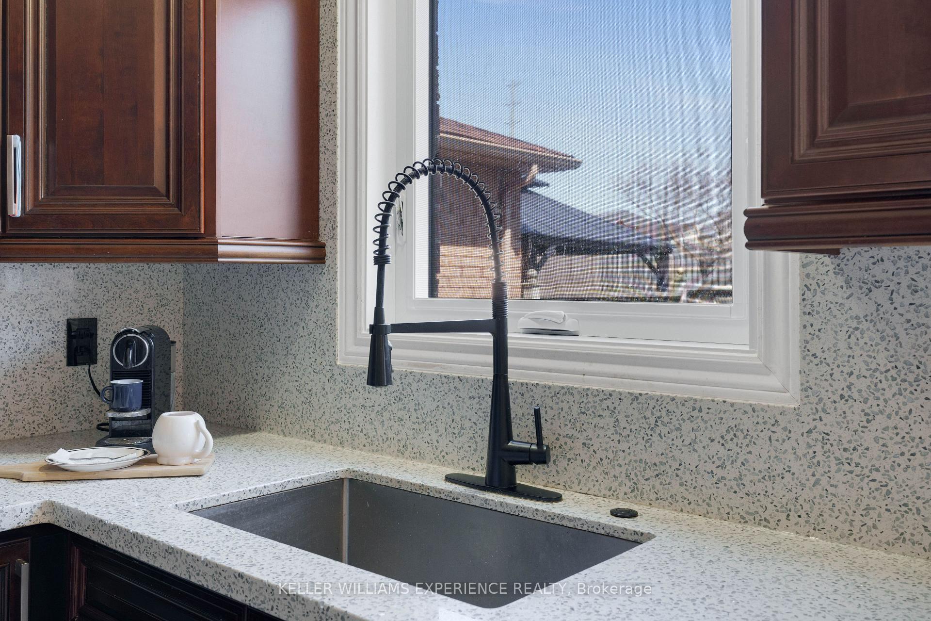 Photo 20 of 3 Logan Court, Barrie, Holly — HOMEH