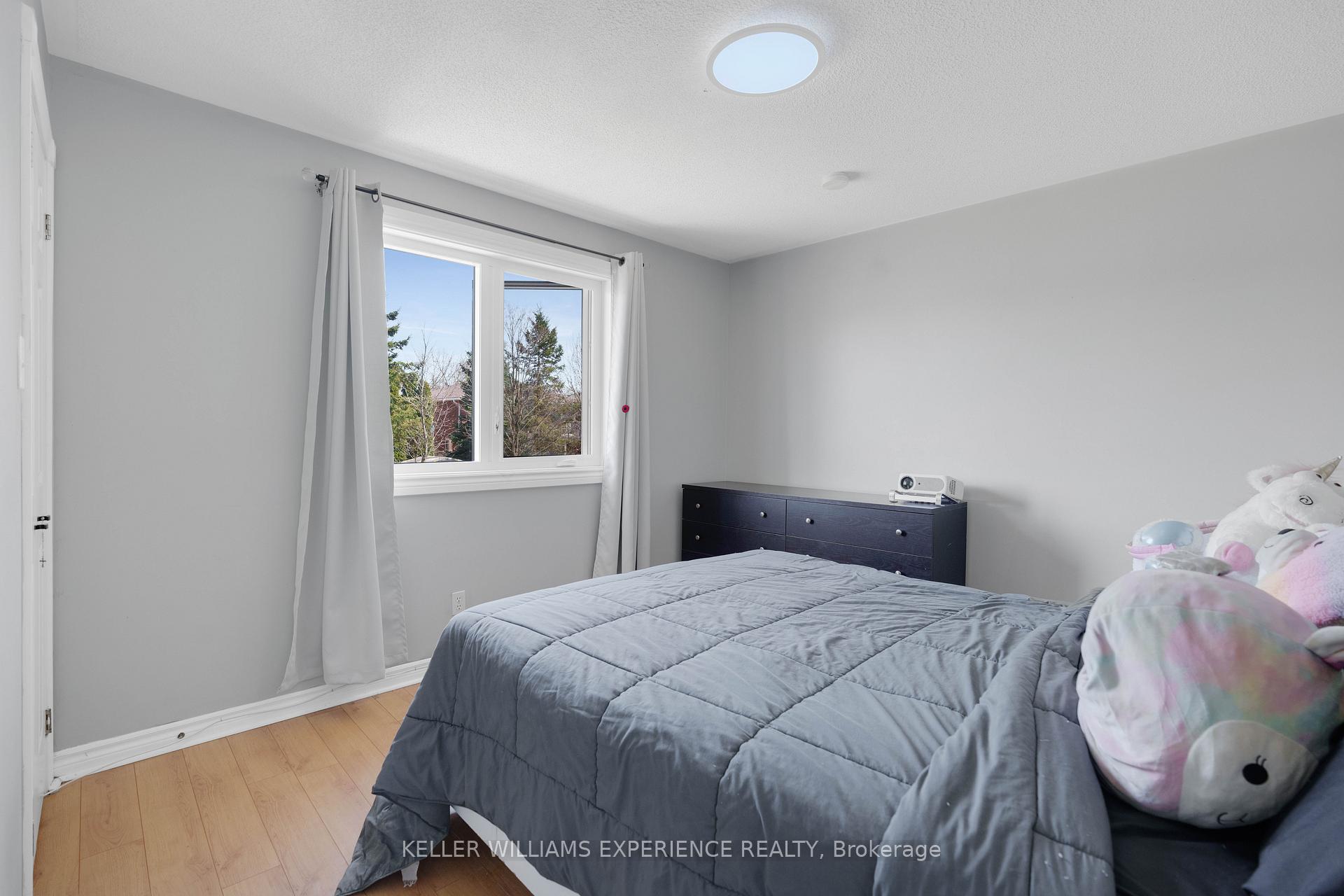 Photo 40 of 3 Logan Court, Barrie, Holly — HOMEH