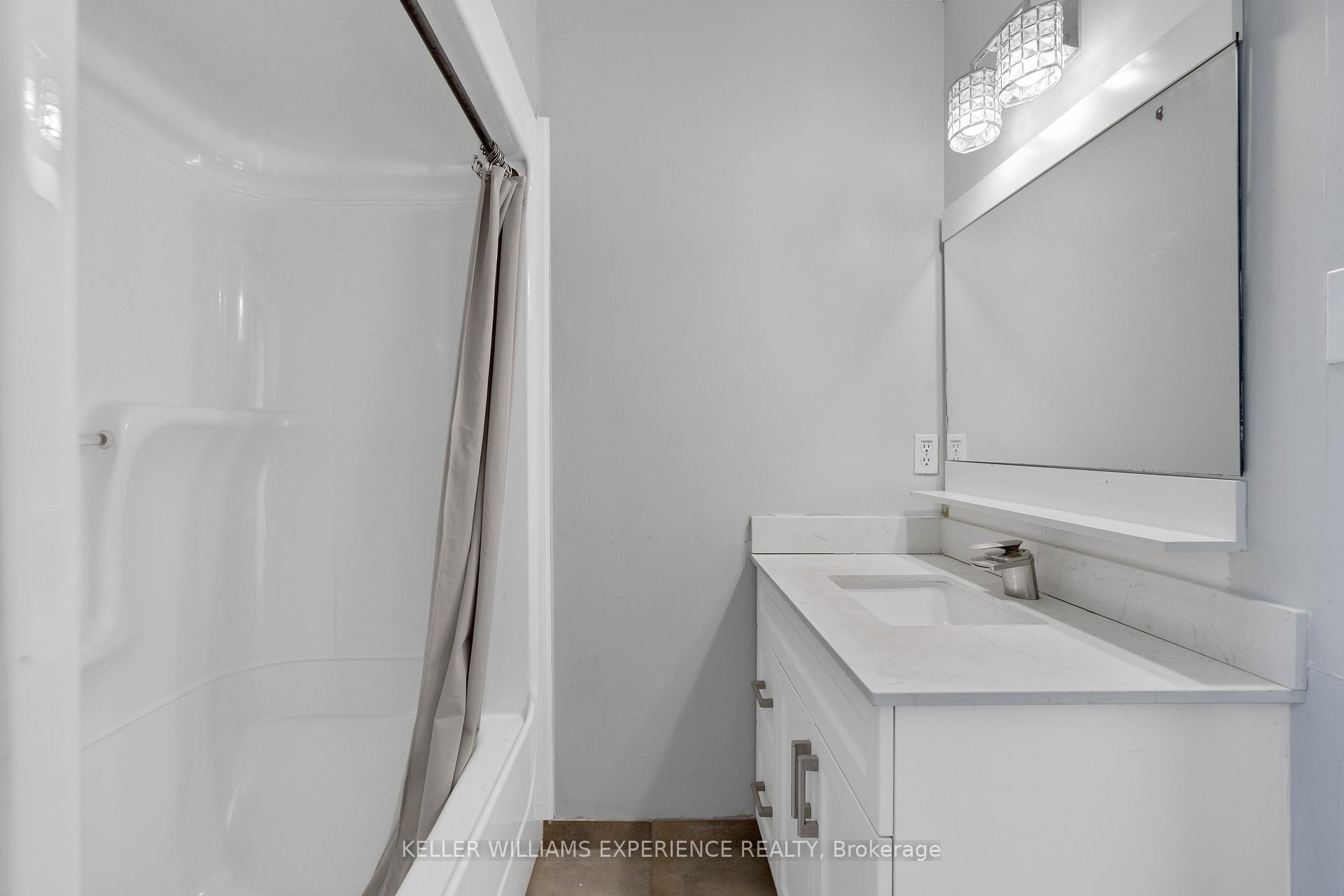 Photo 23 of 3 Logan Court, Barrie, Holly — HOMEH