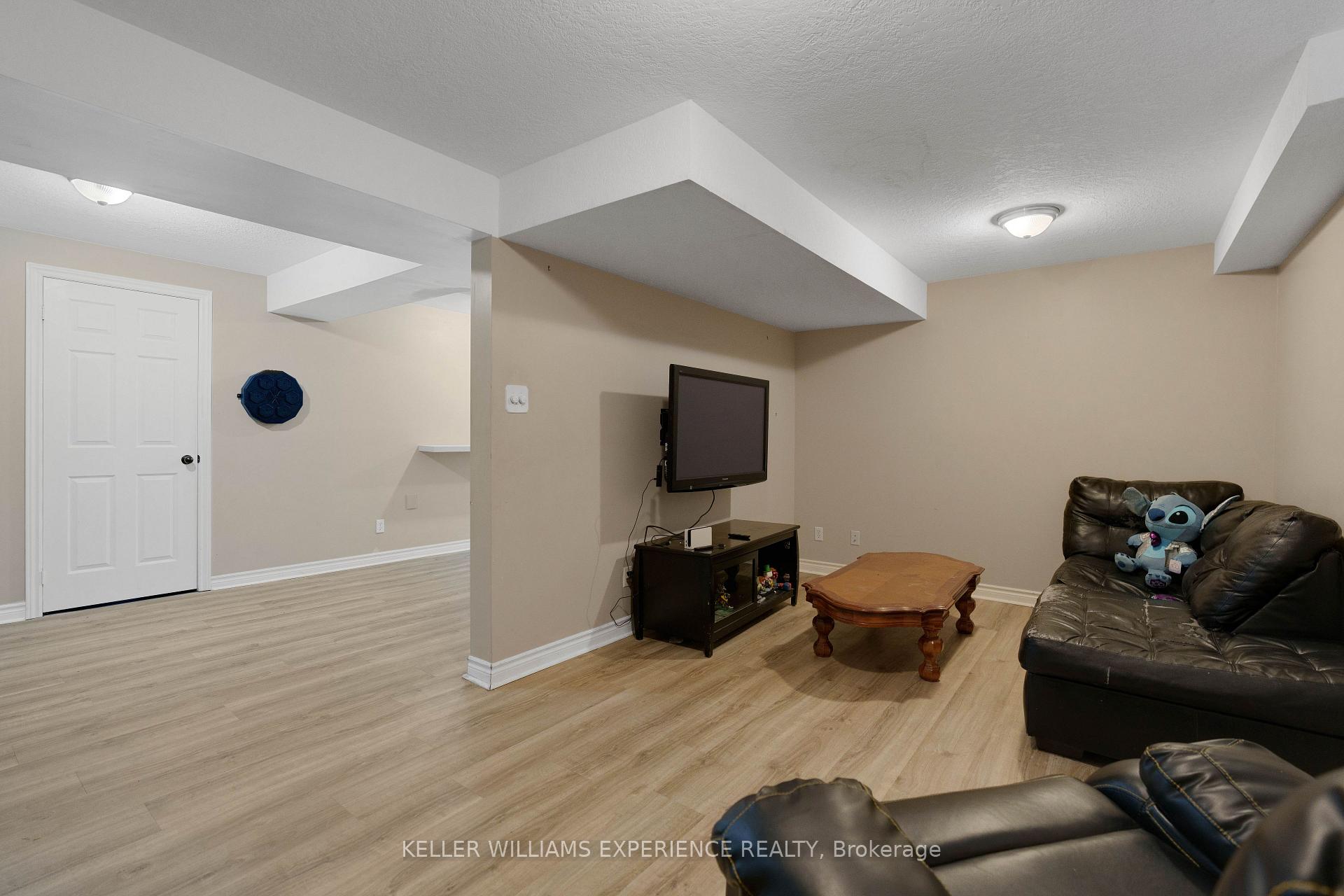 Photo 28 of 3 Logan Court, Barrie, Holly — HOMEH