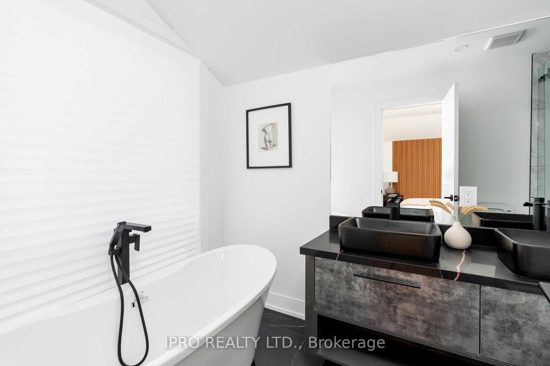 Photo 19 of 280 Westlake Avenue, Toronto, Woodbine-Lumsden — HOMEH