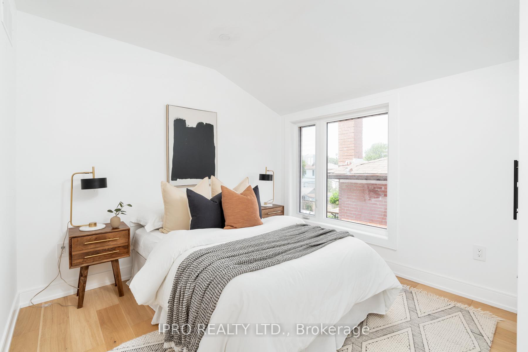 Photo 20 of 280 Westlake Avenue, Toronto, Woodbine-Lumsden — HOMEH