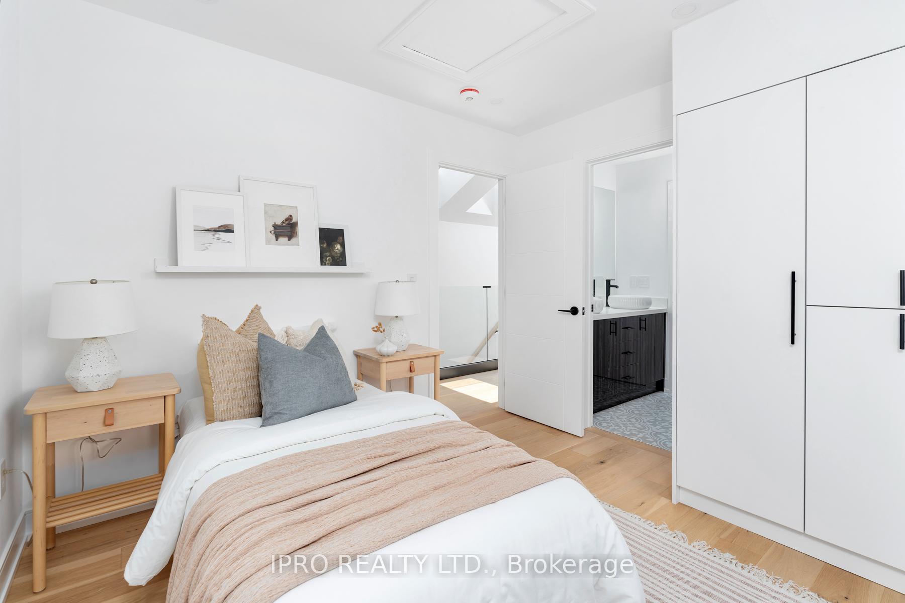 Photo 24 of 280 Westlake Avenue, Toronto, Woodbine-Lumsden — HOMEH