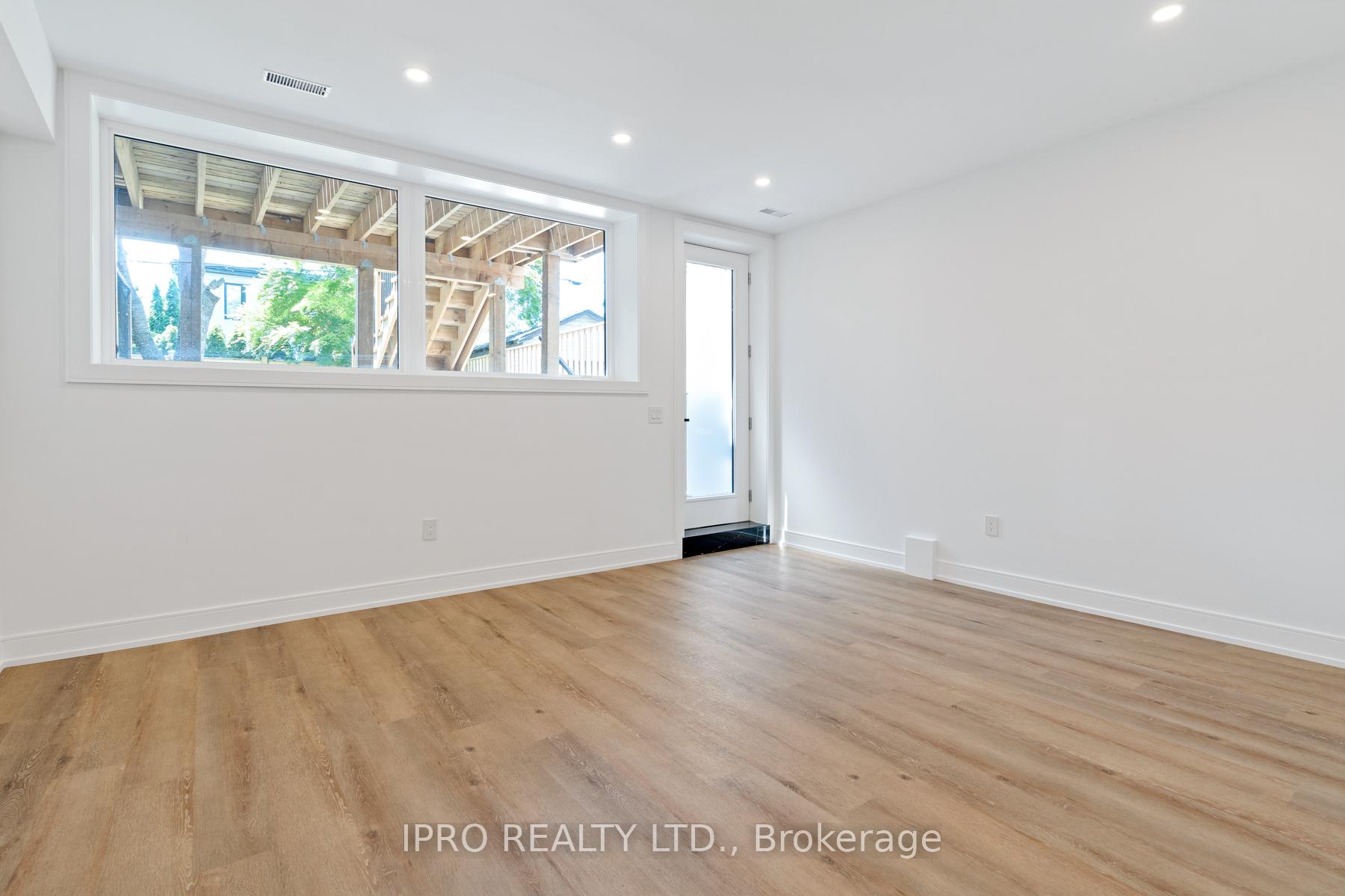 Photo 31 of 280 Westlake Avenue, Toronto, Woodbine-Lumsden — HOMEH
