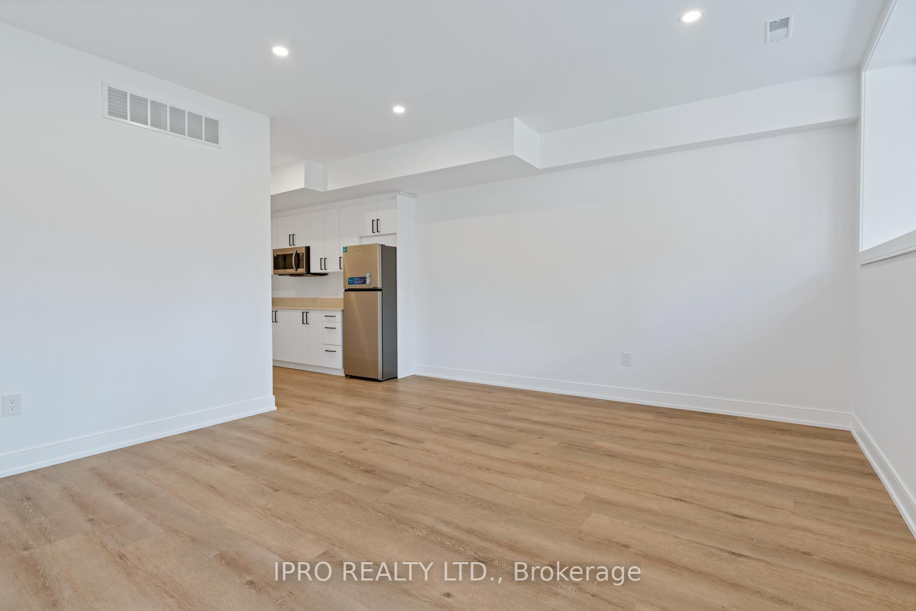 Photo 25 of 280 Westlake Avenue, Toronto, Woodbine-Lumsden — HOMEH