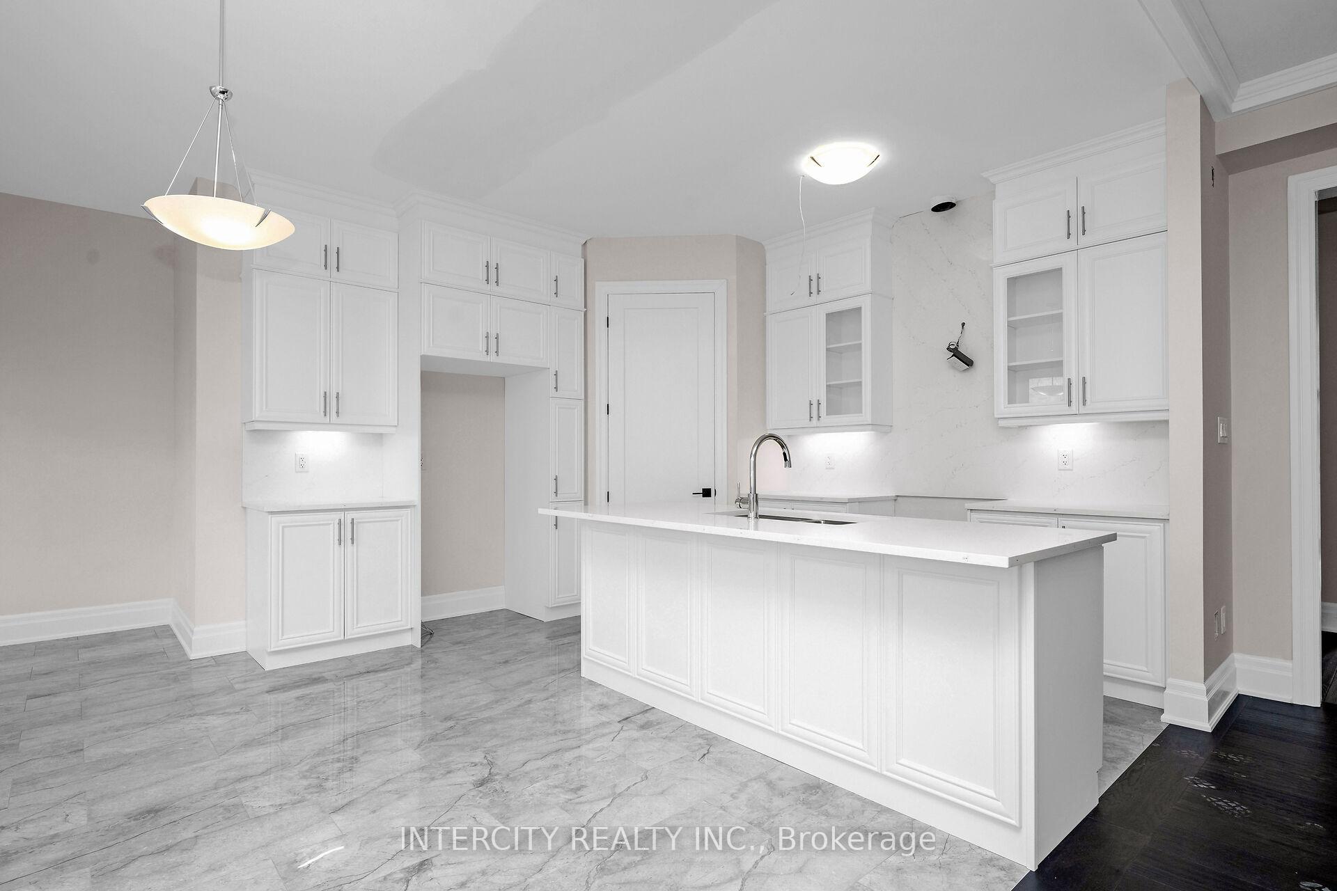 Photo 10 of 65 Claremont Drive, Brampton, Sandringham-Wellington North — HOMEH