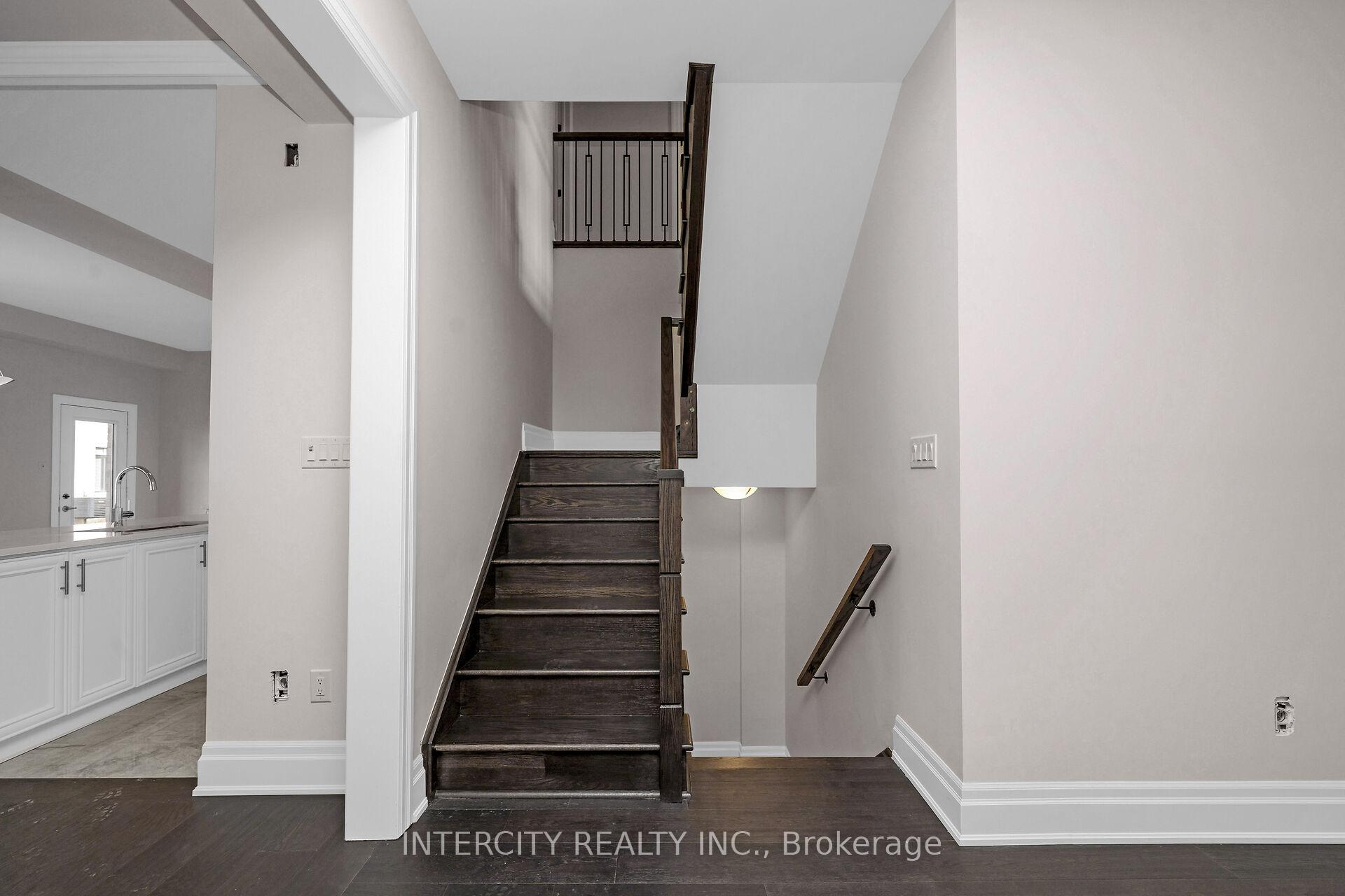 Photo 27 of 65 Claremont Drive, Brampton, Sandringham-Wellington North — HOMEH