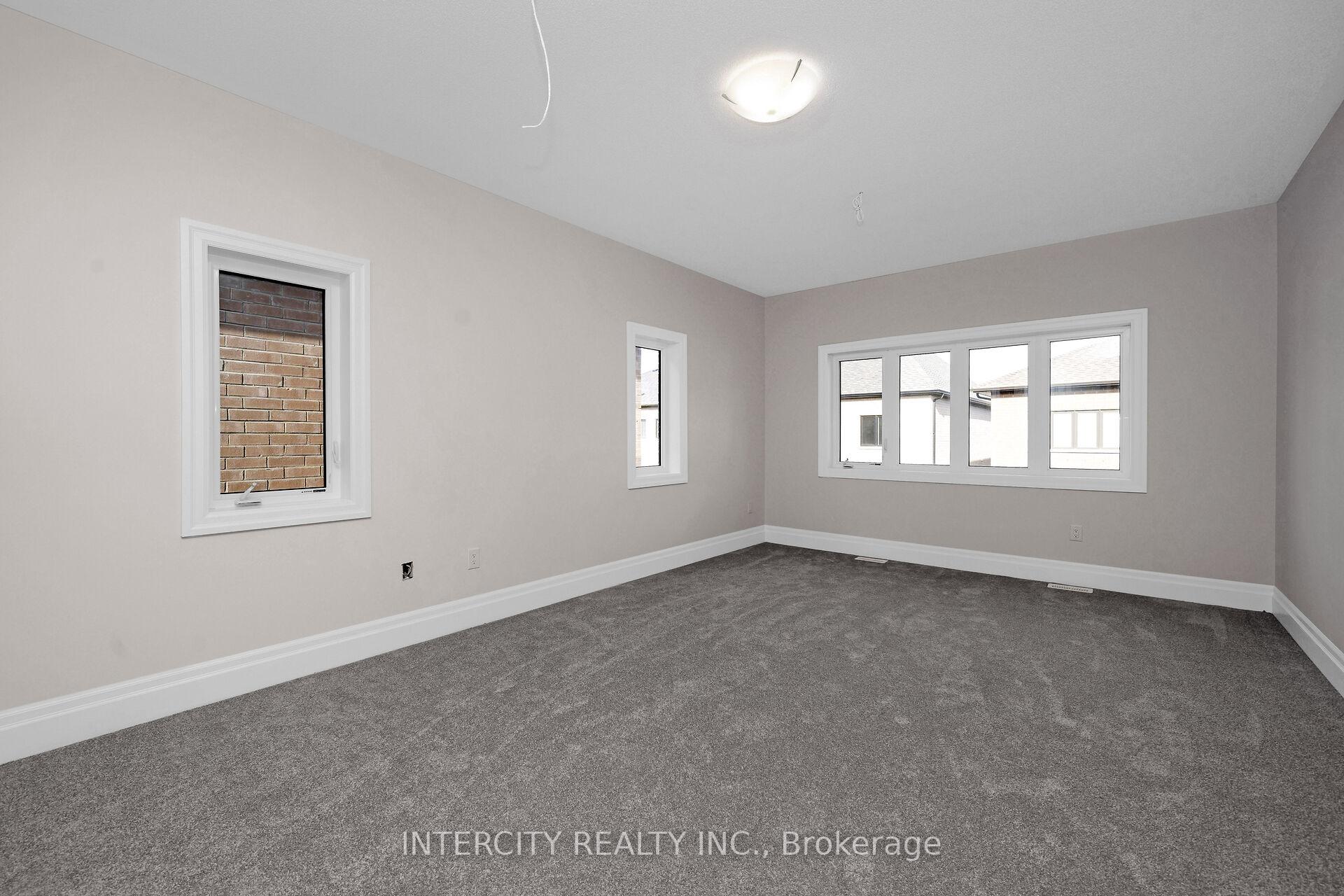 Photo 18 of 65 Claremont Drive, Brampton, Sandringham-Wellington North — HOMEH