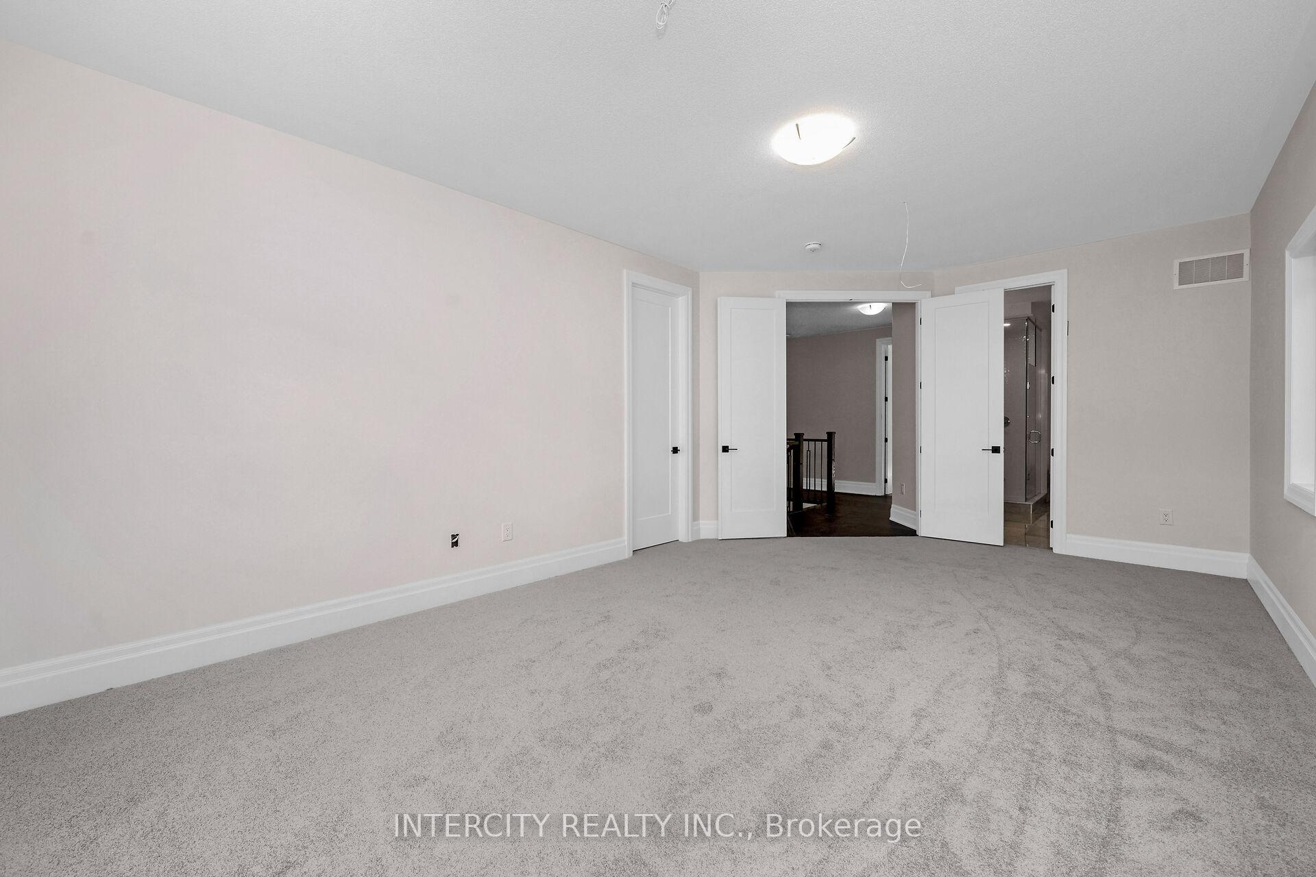 Photo 17 of 65 Claremont Drive, Brampton, Sandringham-Wellington North — HOMEH