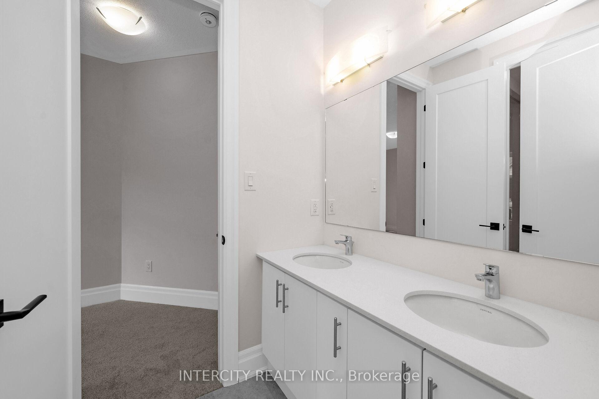 Photo 32 of 65 Claremont Drive, Brampton, Sandringham-Wellington North — HOMEH