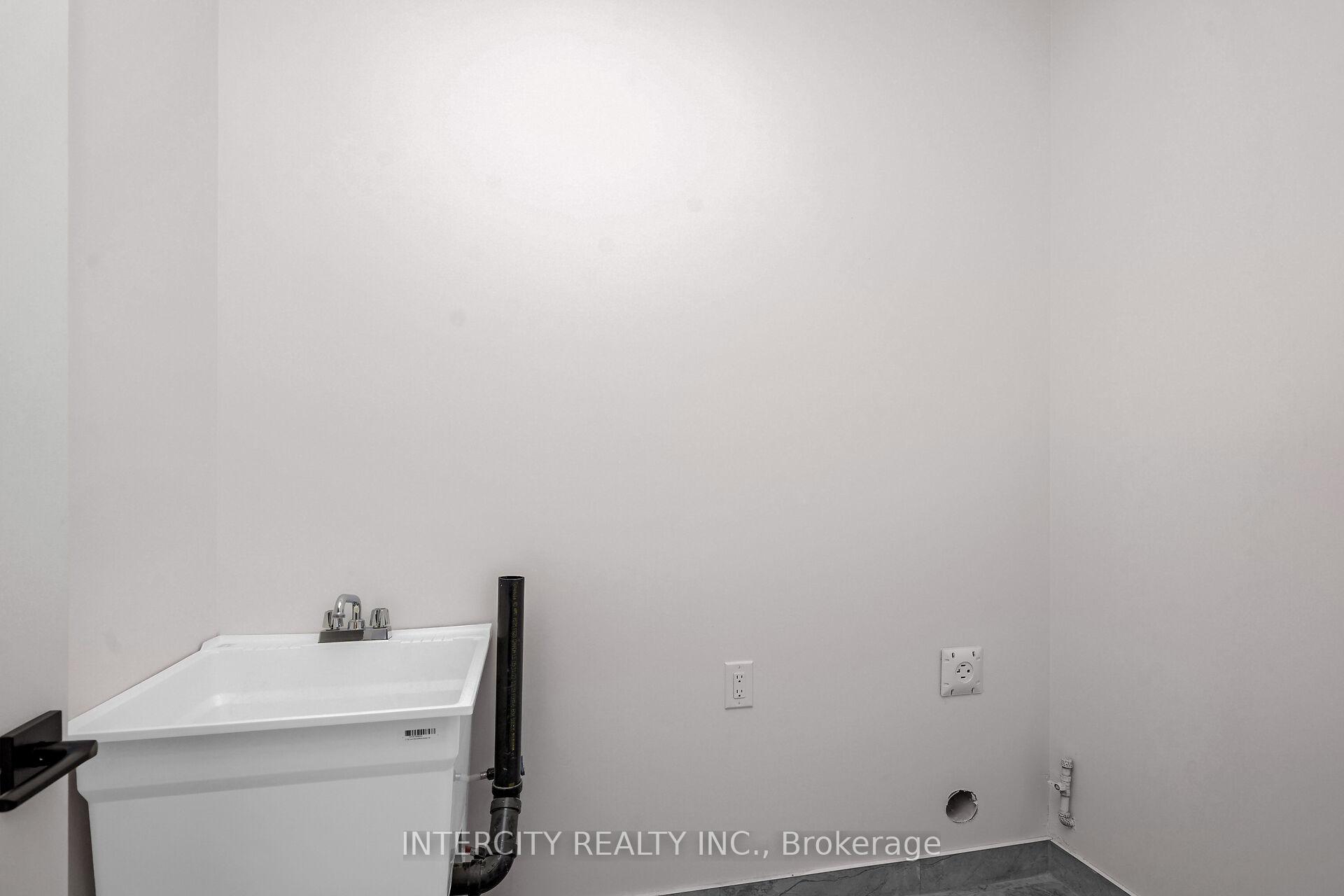Photo 29 of 65 Claremont Drive, Brampton, Sandringham-Wellington North — HOMEH