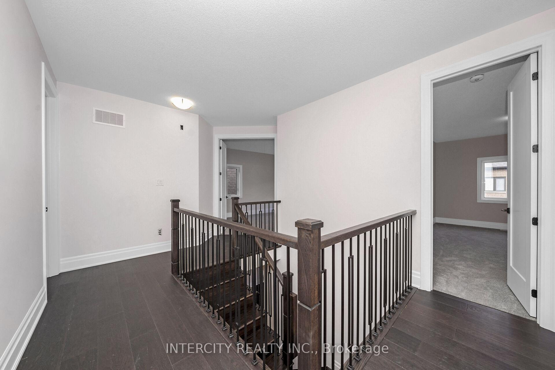 Photo 33 of 65 Claremont Drive, Brampton, Sandringham-Wellington North — HOMEH