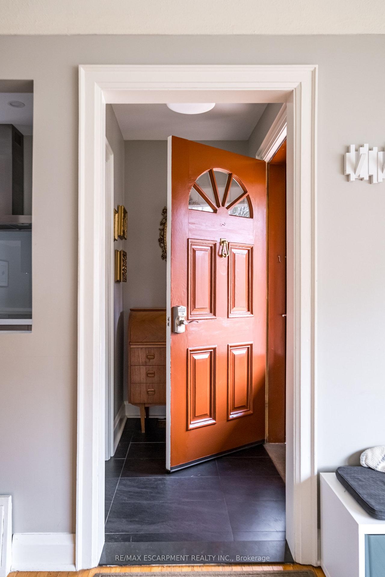 Photo 4 of 30 Miles Court, Hamilton, Kirkendall — HOMEH
