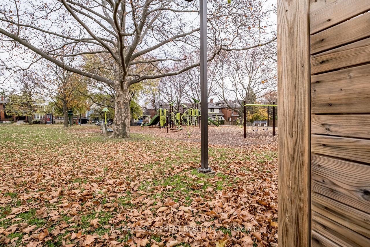 Photo 34 of 30 Miles Court, Hamilton, Kirkendall — HOMEH