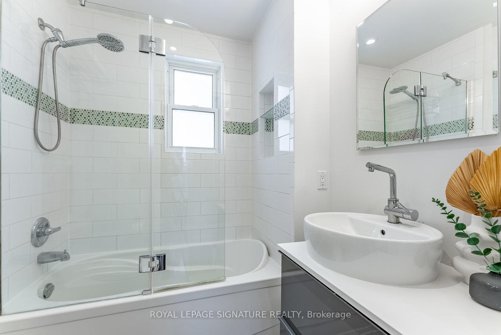 Photo 15 of 228 Westview Boulevard, Toronto, O'Connor-Parkview — HOMEH