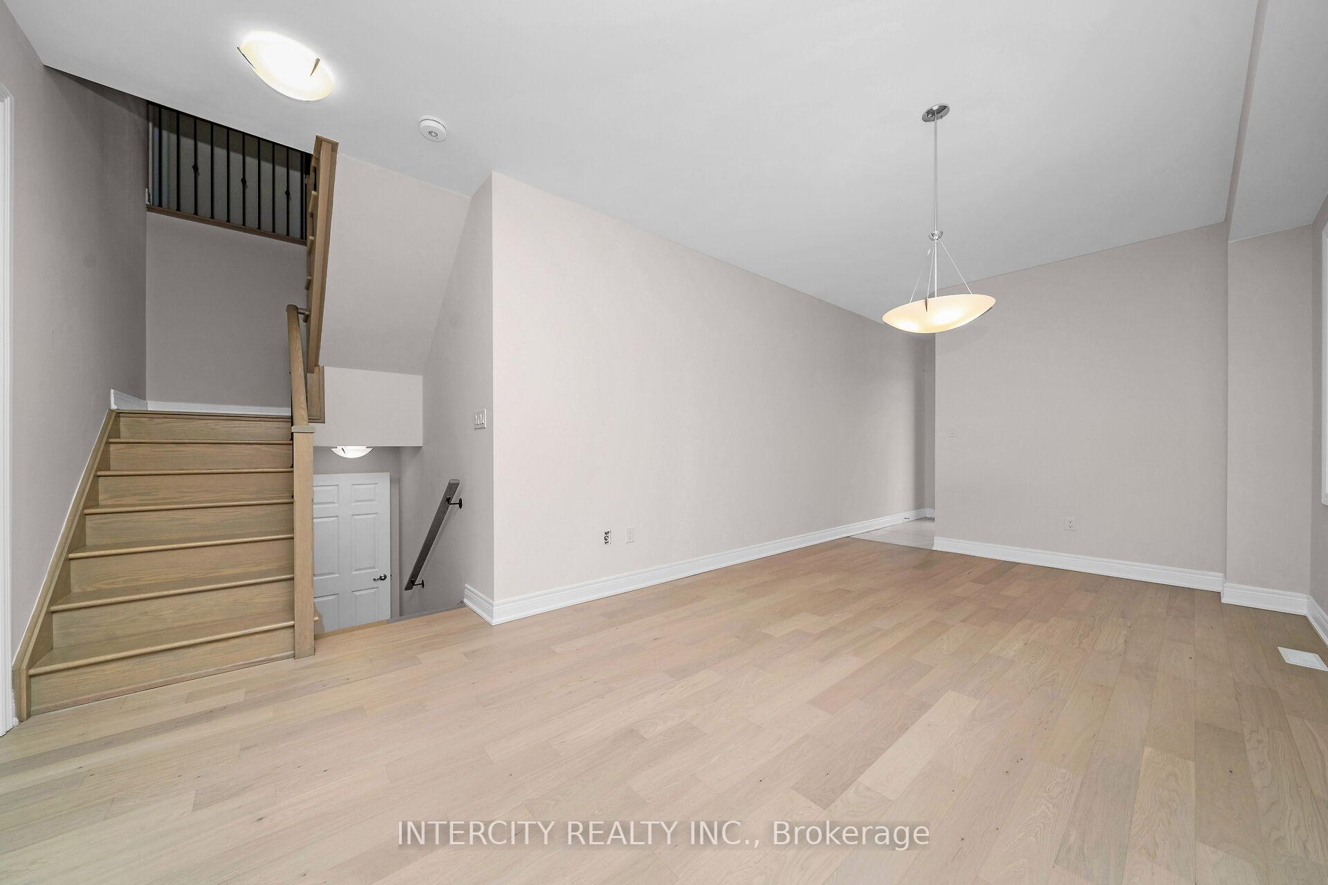 Photo 5 of 39 Keyworth Crescent, Brampton, Sandringham-Wellington North — HOMEH