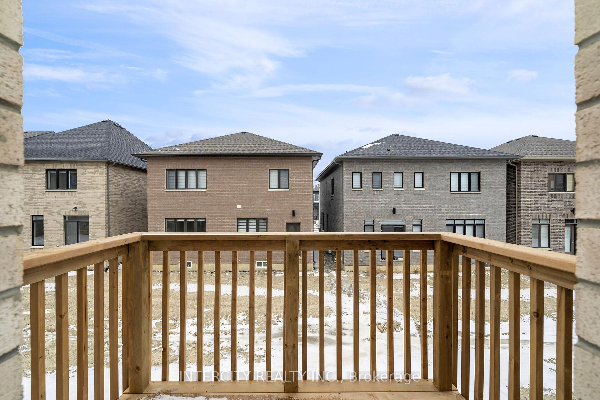Photo 13 of 39 Keyworth Crescent, Brampton, Sandringham-Wellington North — HOMEH