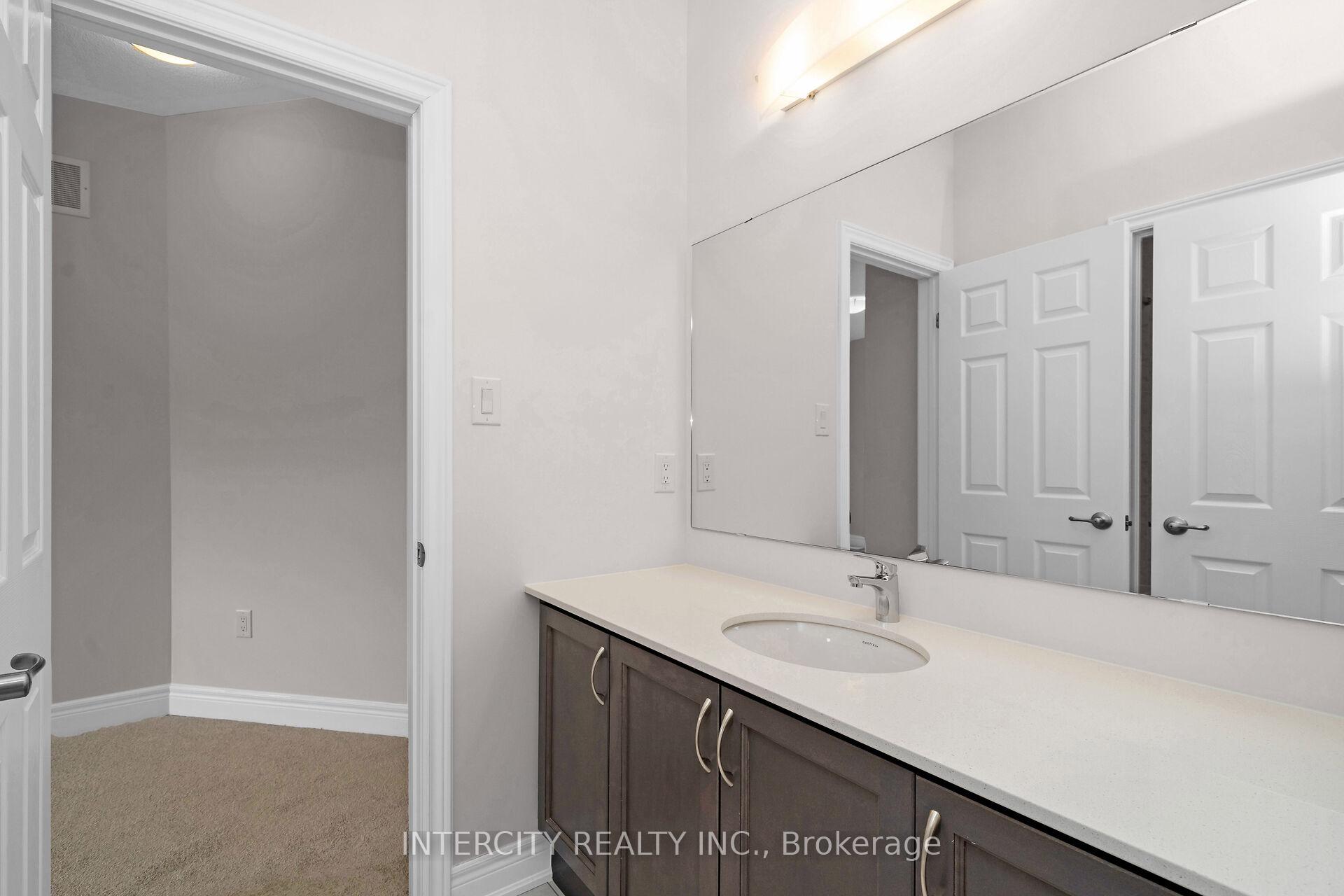 Photo 24 of 39 Keyworth Crescent, Brampton, Sandringham-Wellington North — HOMEH