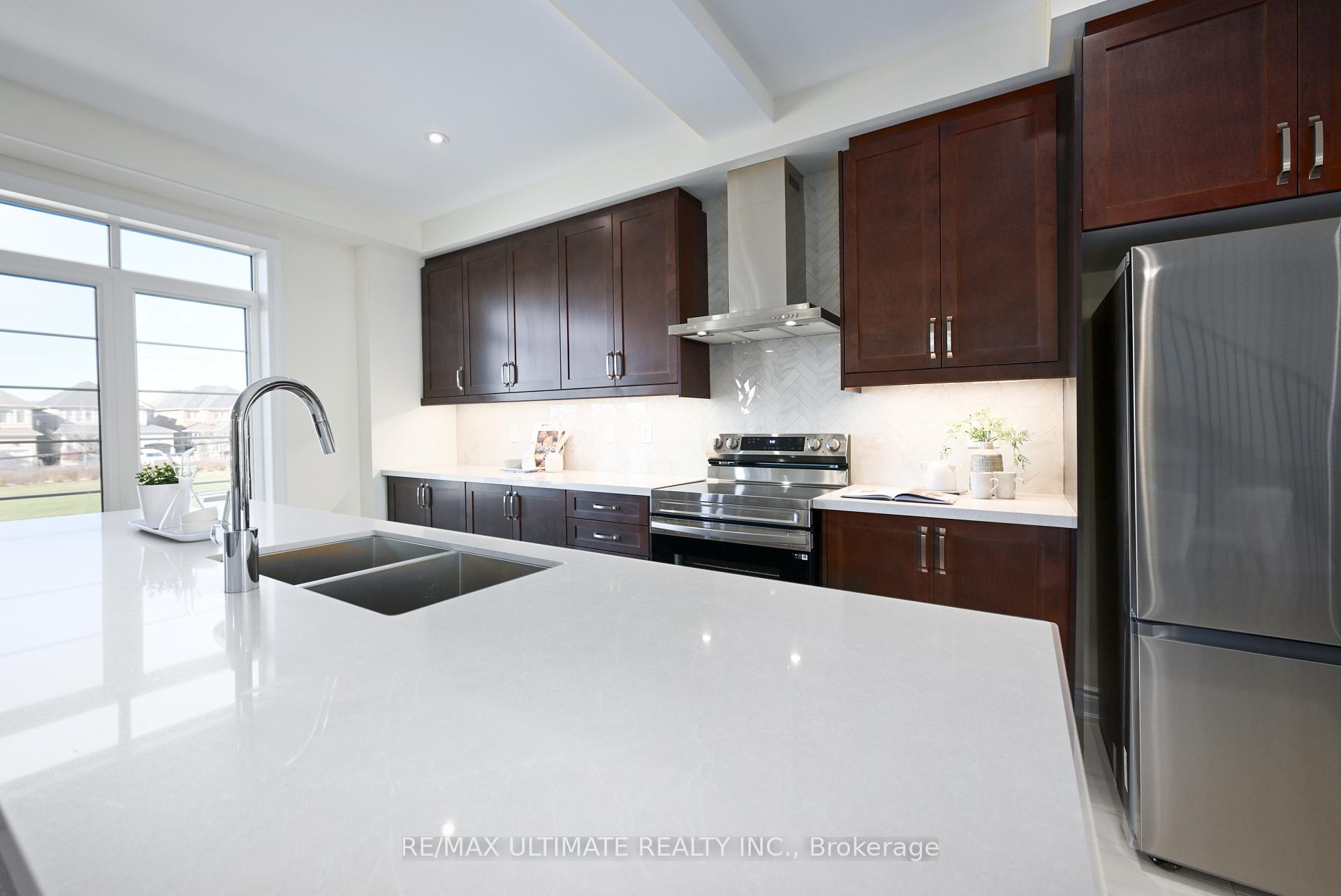 Photo 5 of 85 Hayrake Street, Brampton, Snelgrove — HOMEH