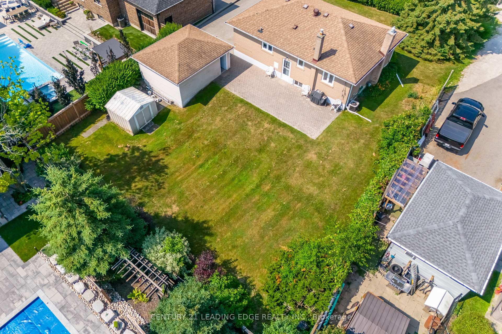 Photo 39 of 59 Chinook Drive, King, Nobleton — HOMEH