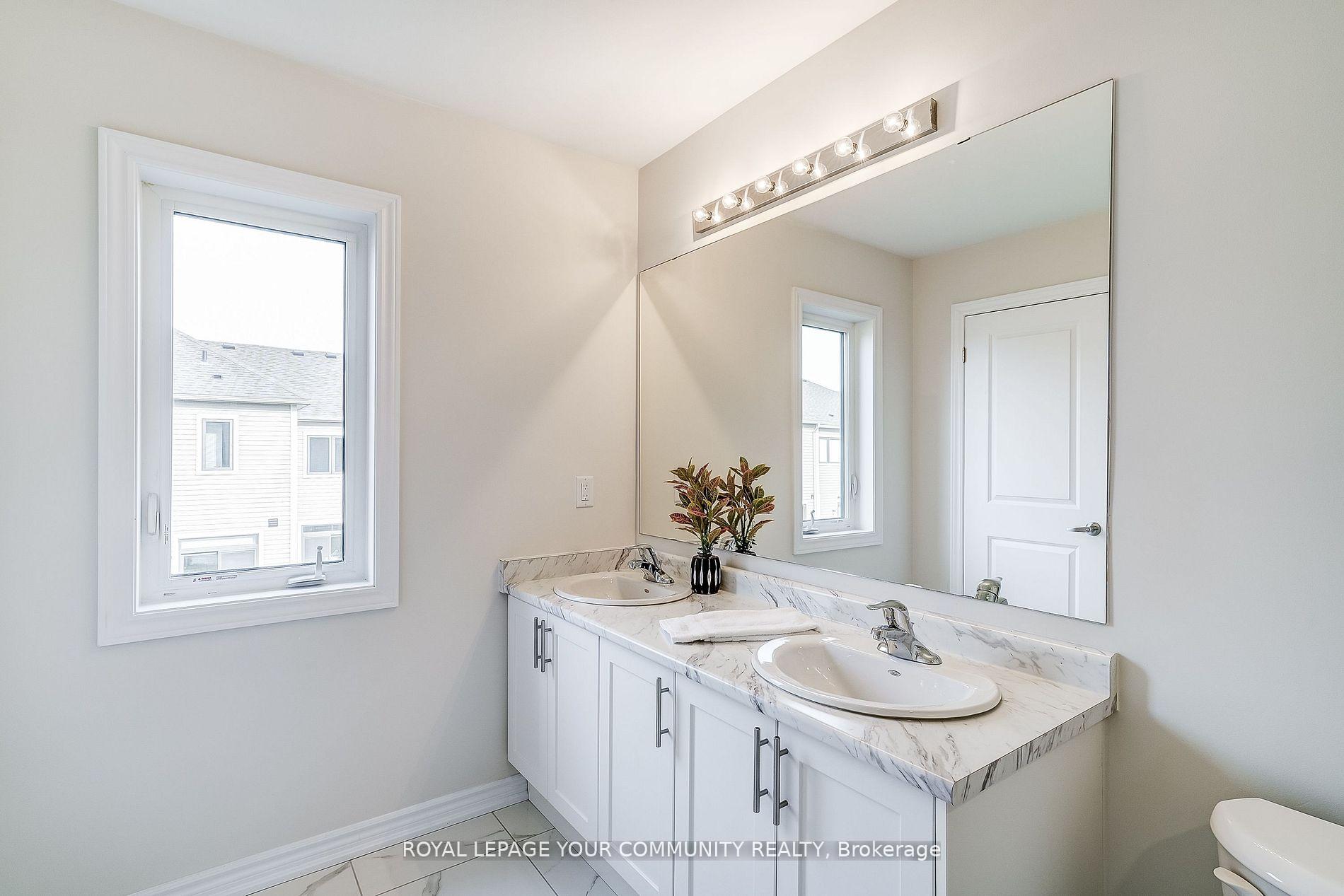 Photo 23 of 8 Rochester Drive, Barrie, Rural Barrie Southeast — HOMEH