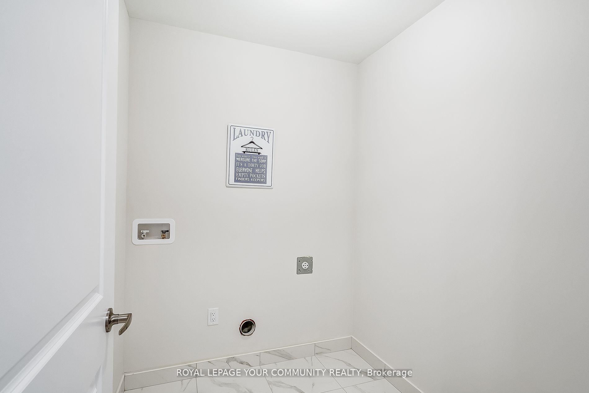 Photo 18 of 8 Rochester Drive, Barrie, Rural Barrie Southeast — HOMEH