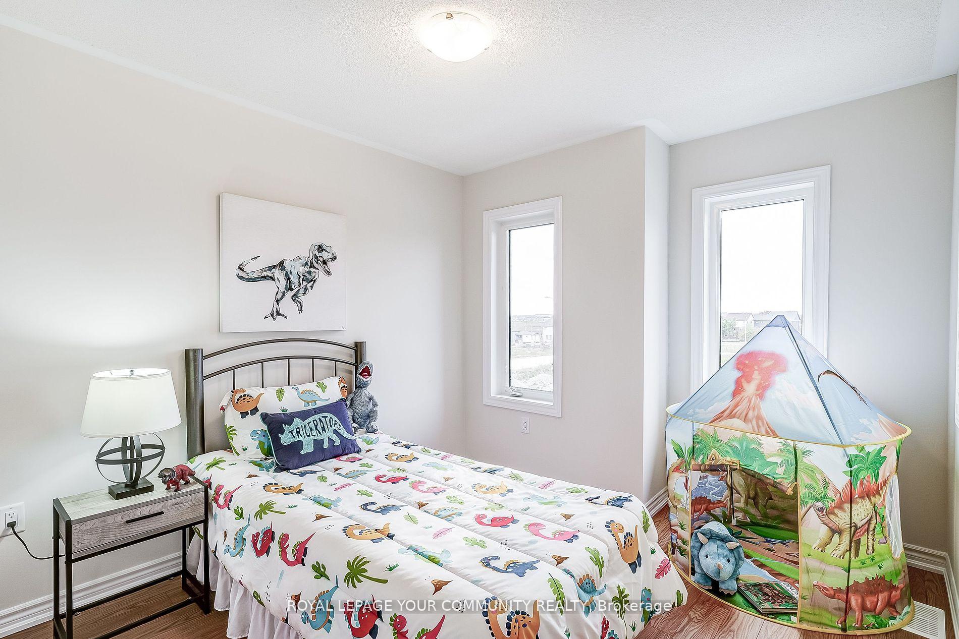 Photo 38 of 8 Rochester Drive, Barrie, Rural Barrie Southeast — HOMEH