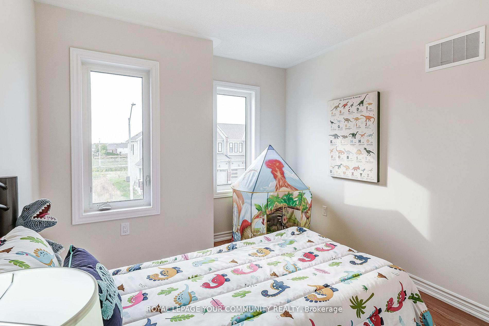 Photo 30 of 8 Rochester Drive, Barrie, Rural Barrie Southeast — HOMEH