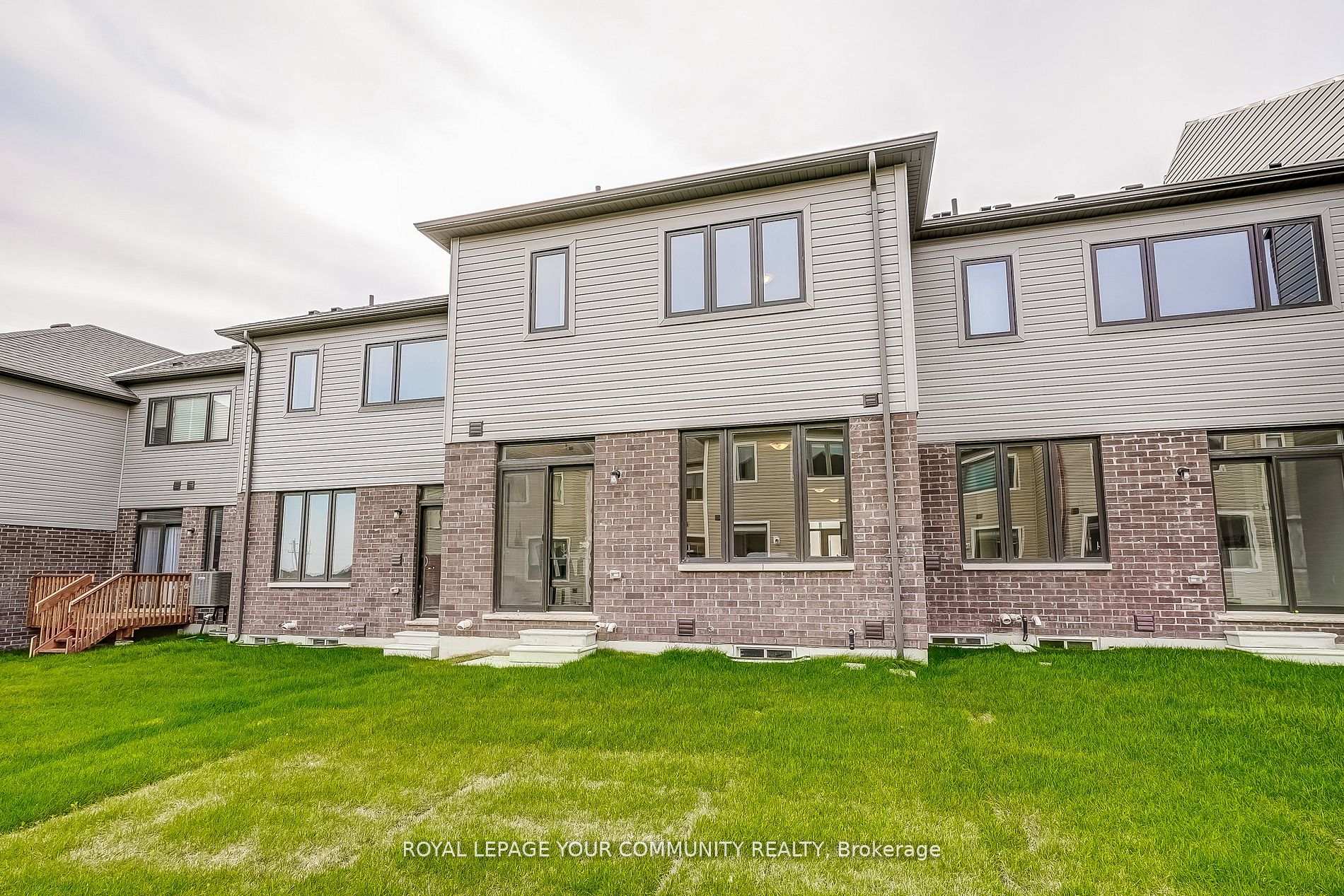 Photo 39 of 8 Rochester Drive, Barrie, Rural Barrie Southeast — HOMEH