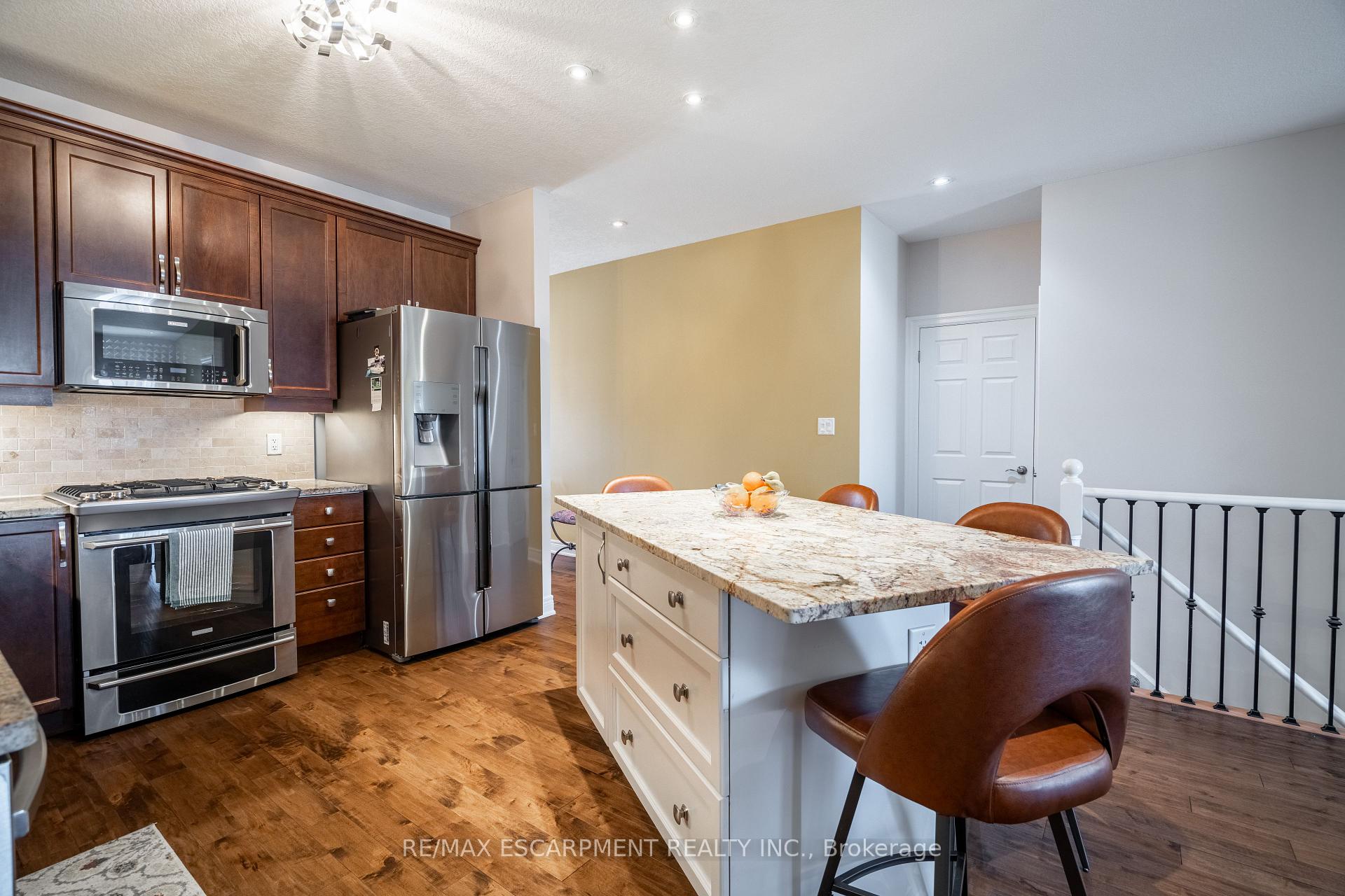 Photo 14 of Unit 10, 10 Greenbrook Drive, Hamilton, Greenford — HOMEH