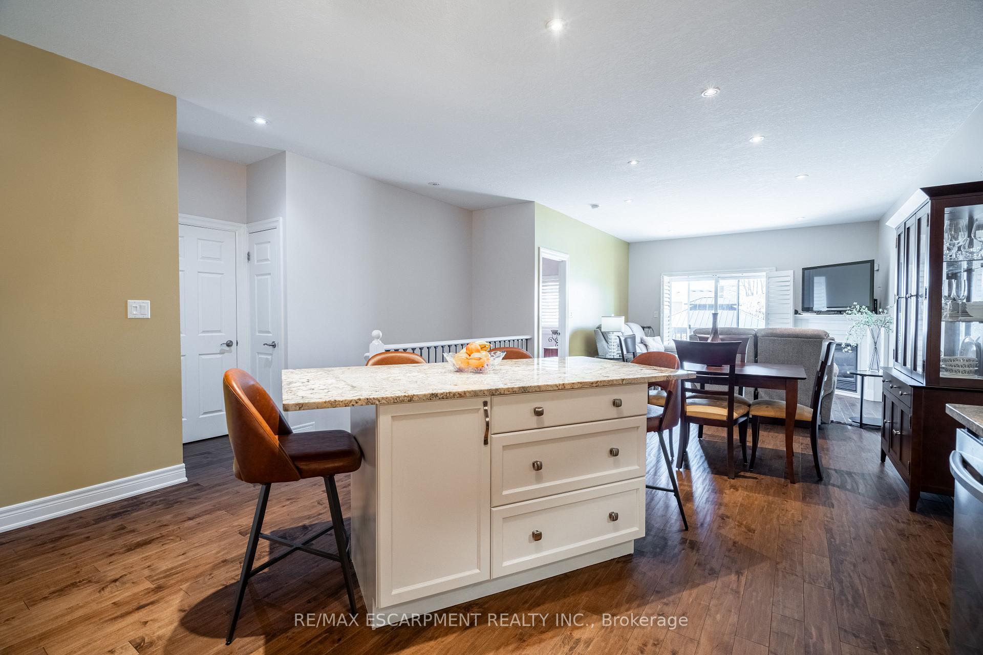 Photo 12 of Unit 10, 10 Greenbrook Drive, Hamilton, Greenford — HOMEH