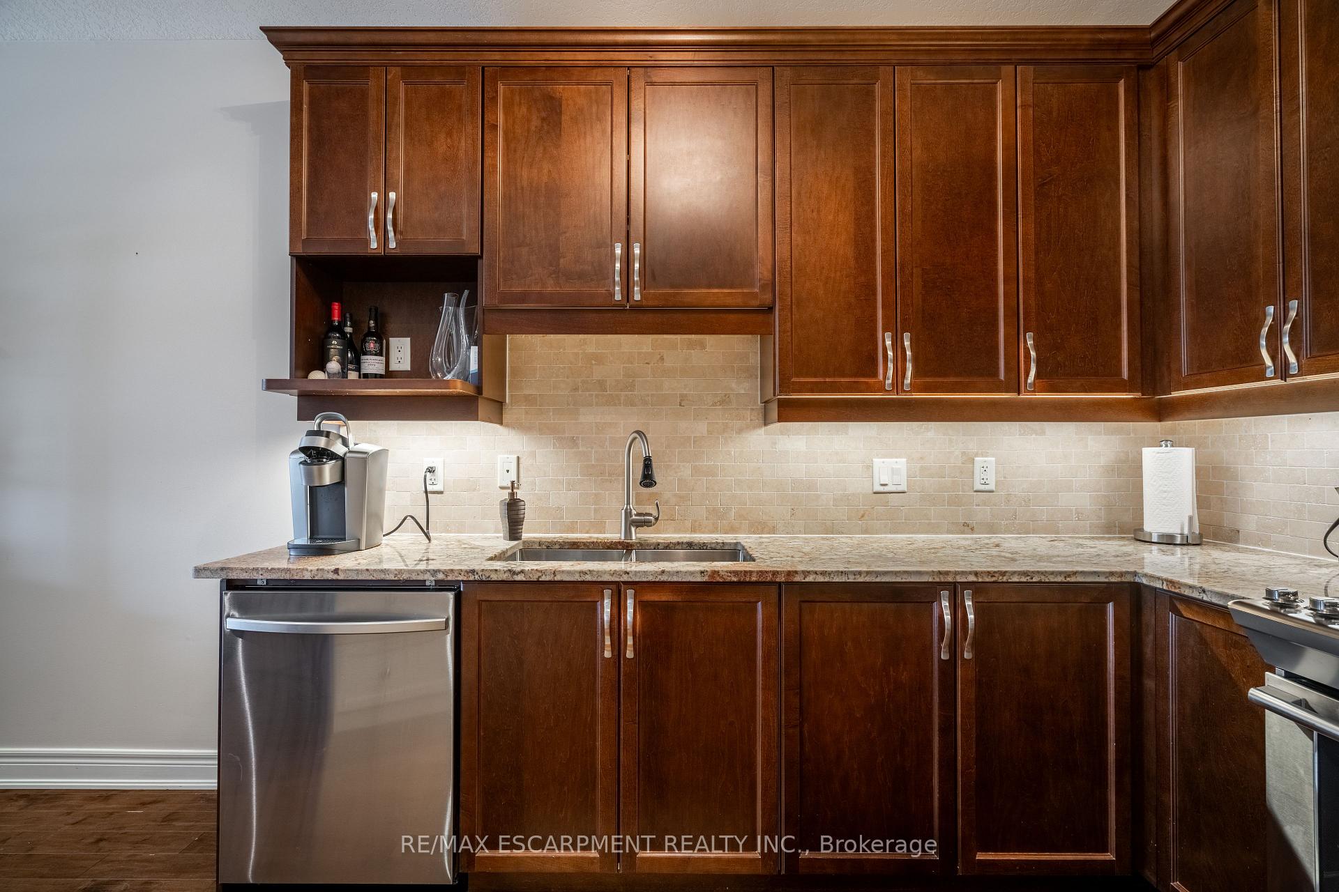 Photo 36 of Unit 10, 10 Greenbrook Drive, Hamilton, Greenford — HOMEH