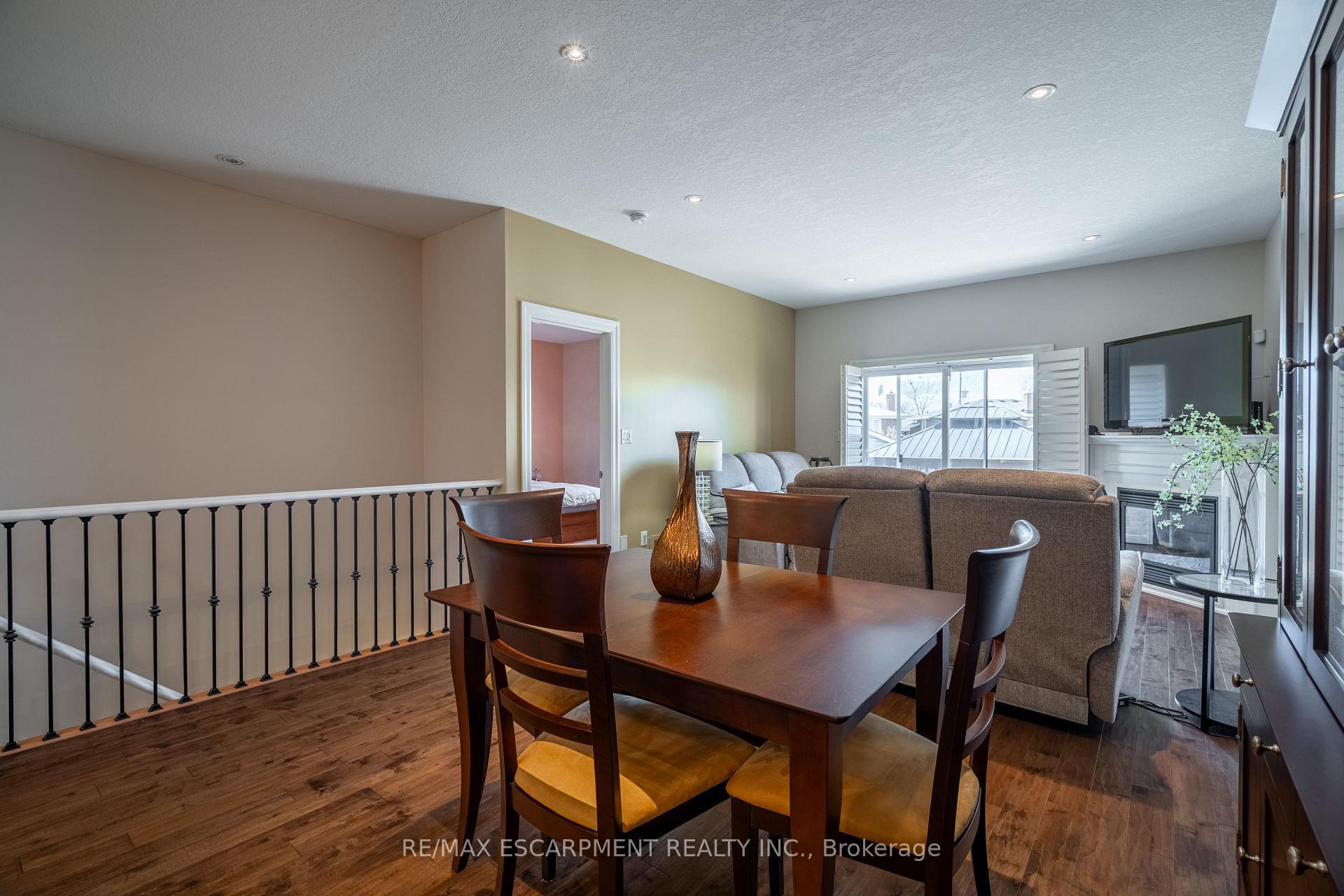 Photo 2 of Unit 10, 10 Greenbrook Drive, Hamilton, Greenford — HOMEH