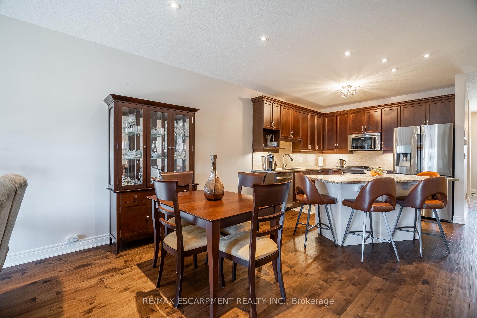 Photo 11 of Unit 10, 10 Greenbrook Drive, Hamilton, Greenford — HOMEH