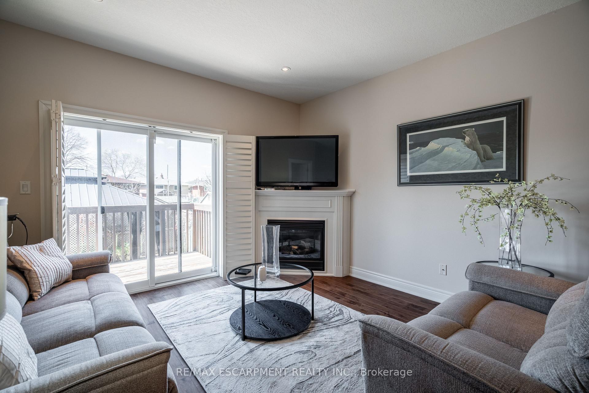 Photo 9 of Unit 10, 10 Greenbrook Drive, Hamilton, Greenford — HOMEH