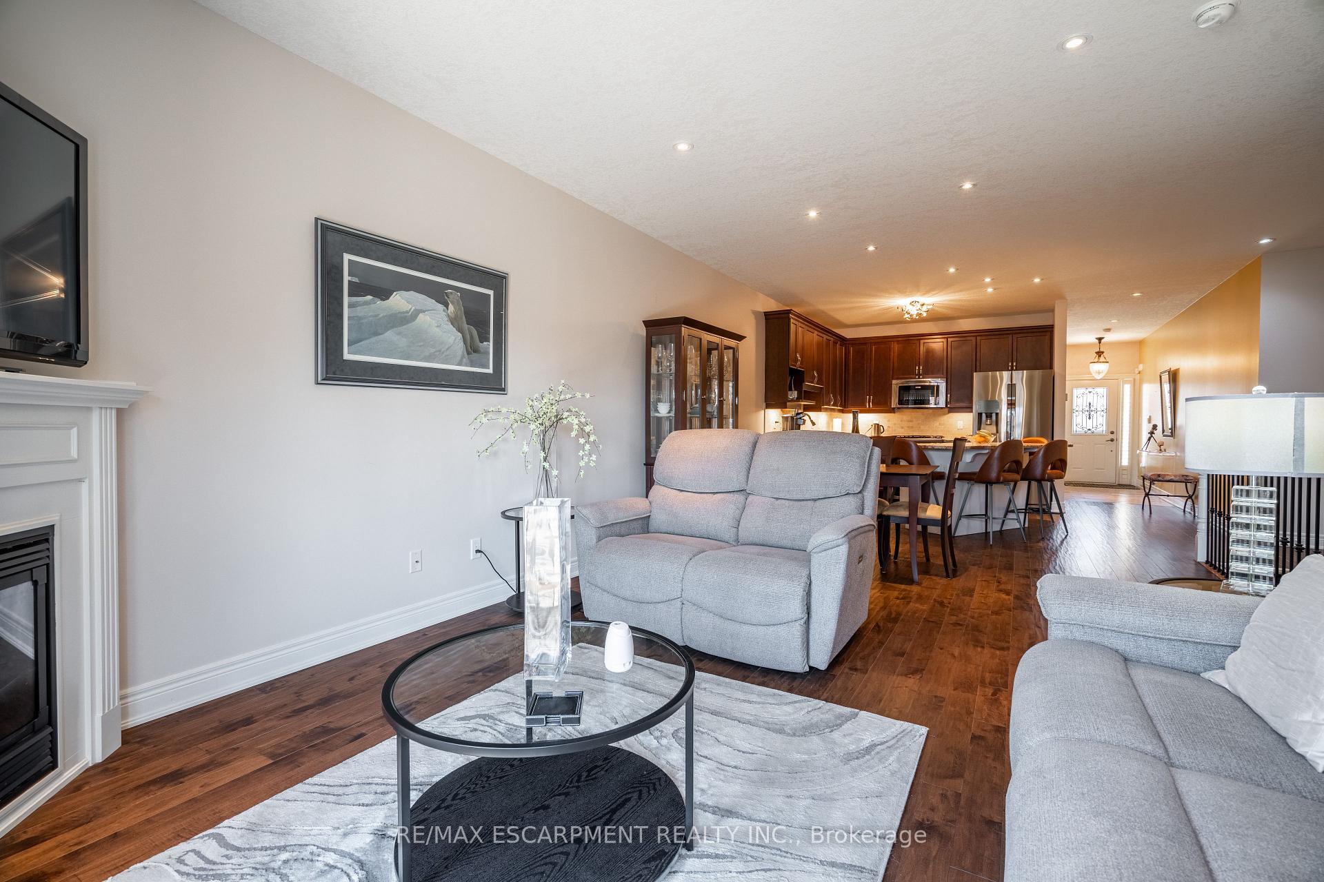 Photo 13 of Unit 10, 10 Greenbrook Drive, Hamilton, Greenford — HOMEH