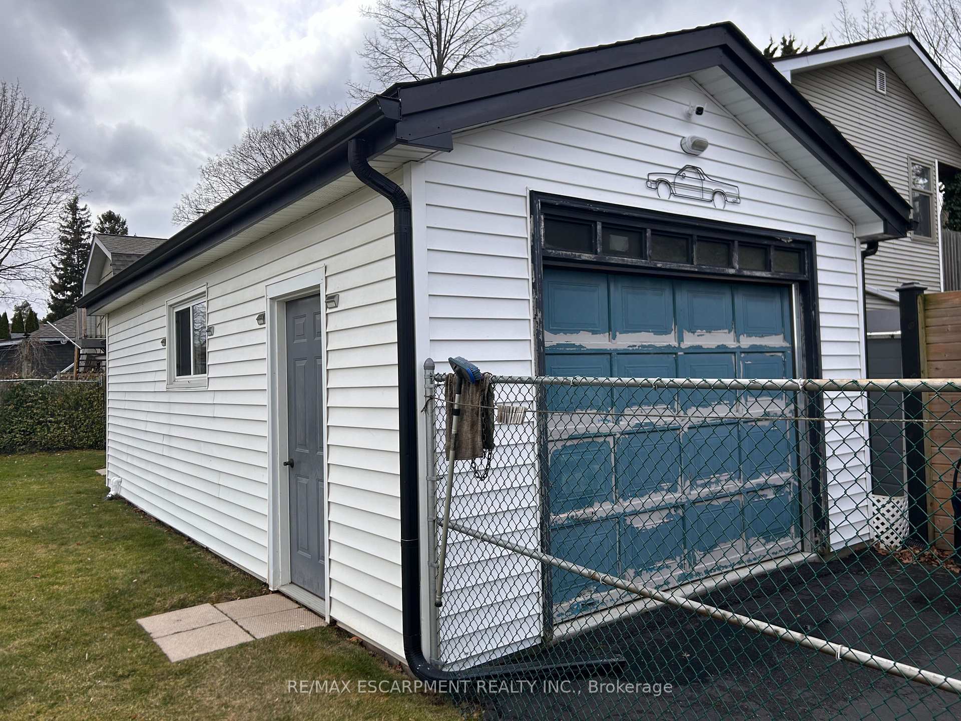 Photo 6 of 1 Tupper Boulevard, Grimsby, Grimsby Beach — HOMEH