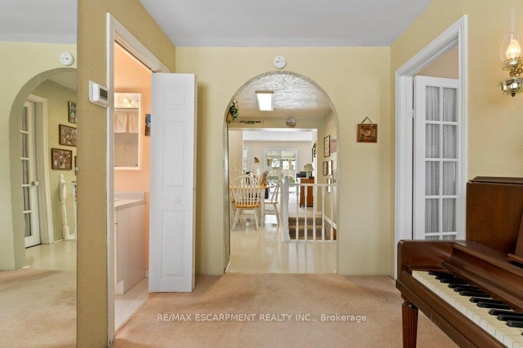 Photo 10 of 1 Tupper Boulevard, Grimsby, Grimsby Beach — HOMEH