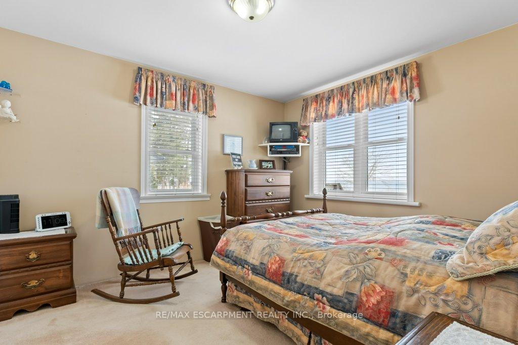 Photo 13 of 1 Tupper Boulevard, Grimsby, Grimsby Beach — HOMEH