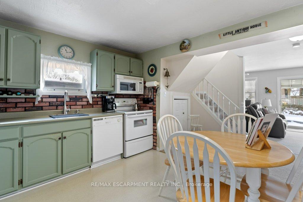 Photo 15 of 1 Tupper Boulevard, Grimsby, Grimsby Beach — HOMEH