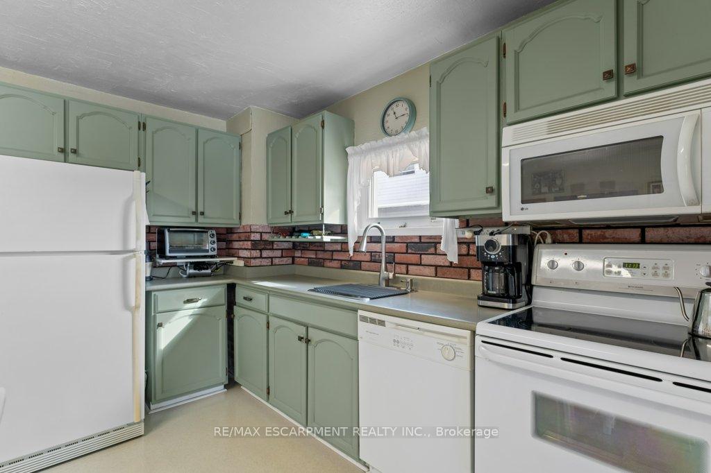 Photo 17 of 1 Tupper Boulevard, Grimsby, Grimsby Beach — HOMEH