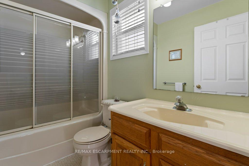 Photo 29 of 1 Tupper Boulevard, Grimsby, Grimsby Beach — HOMEH