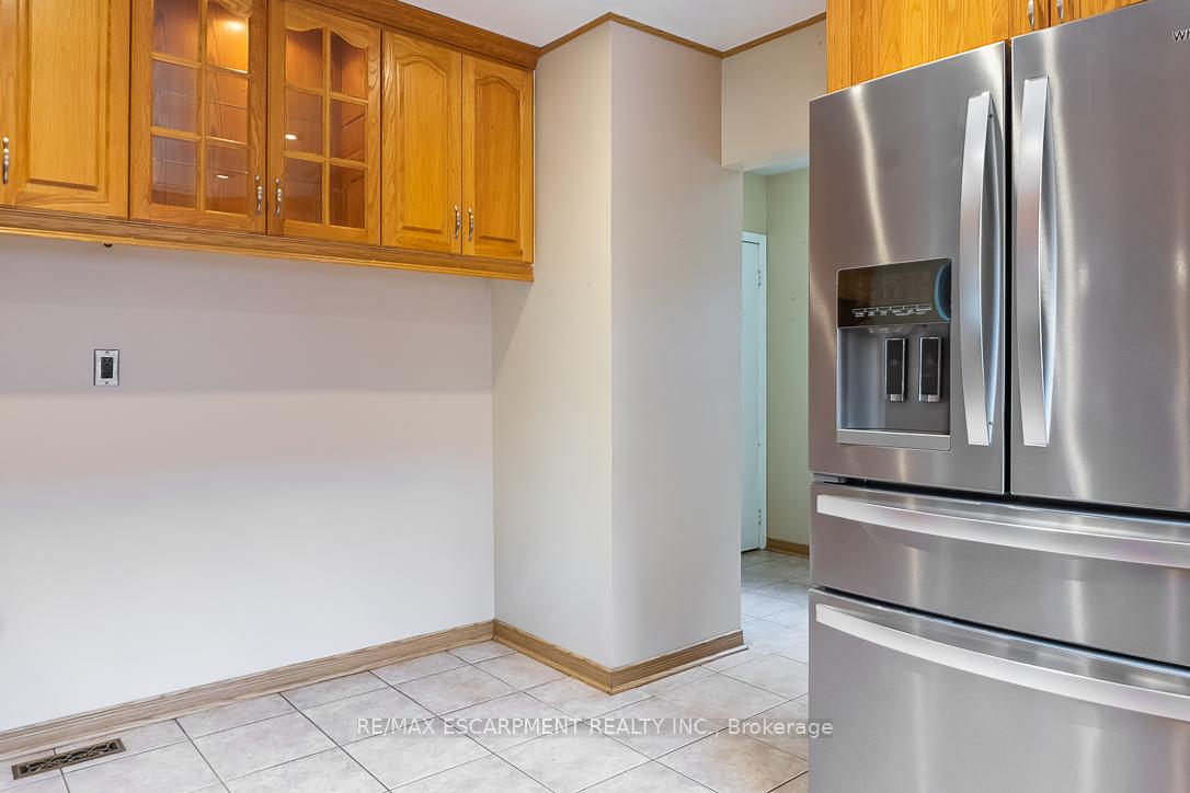 Photo 6 of 1 Dunbarton Crescent, Brampton, Southgate — HOMEH