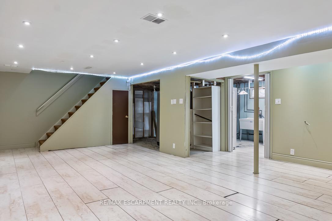 Photo 41 of 1 Dunbarton Crescent, Brampton, Southgate — HOMEH
