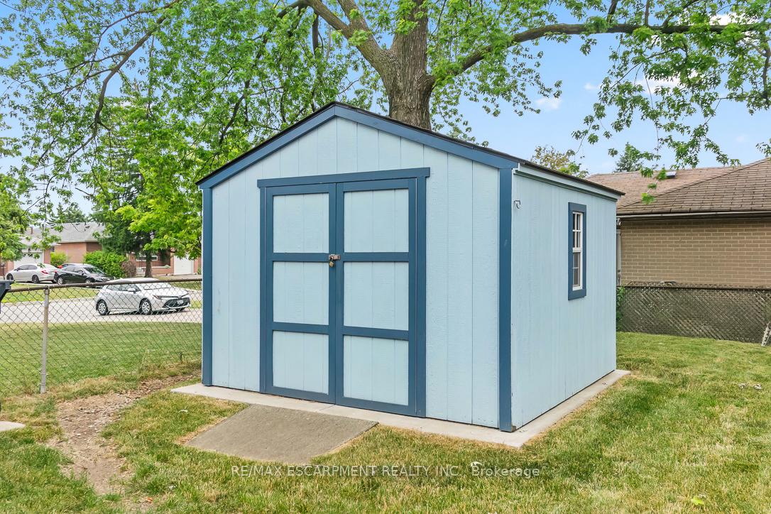 Photo 38 of 1 Dunbarton Crescent, Brampton, Southgate — HOMEH