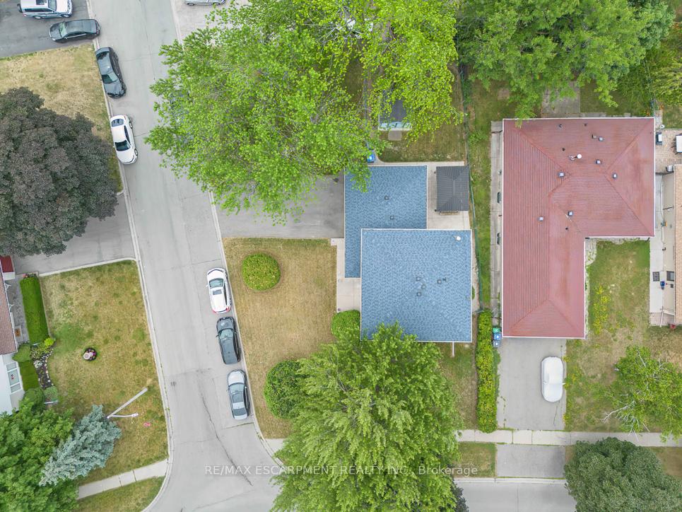 Photo 37 of 1 Dunbarton Crescent, Brampton, Southgate — HOMEH