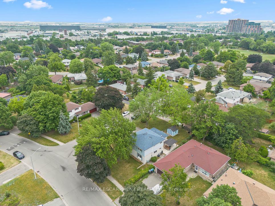 Photo 39 of 1 Dunbarton Crescent, Brampton, Southgate — HOMEH