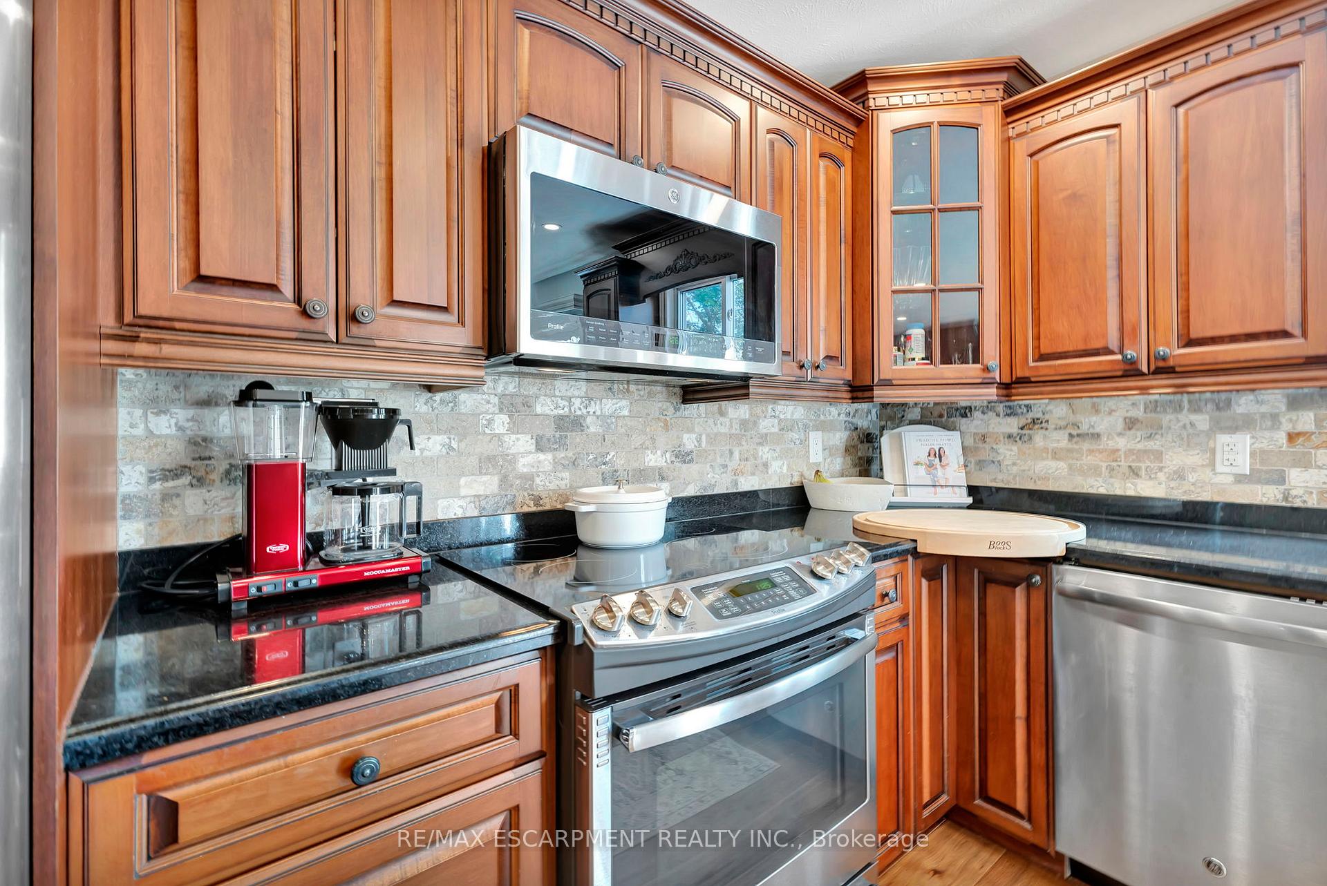 Photo 9 of 54 David Street, Haldimand — HOMEH