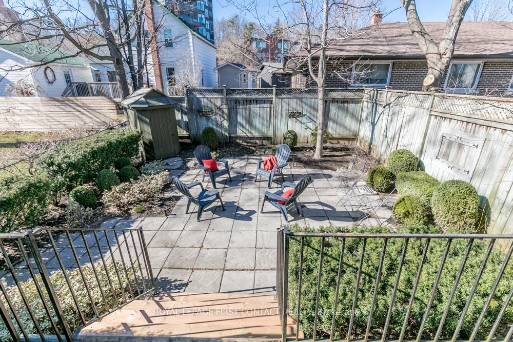 Photo 16 of 44 Kempenfelt Drive, Barrie, North Shore — HOMEH