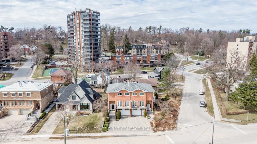 Photo 36 of 44 Kempenfelt Drive, Barrie, North Shore — HOMEH